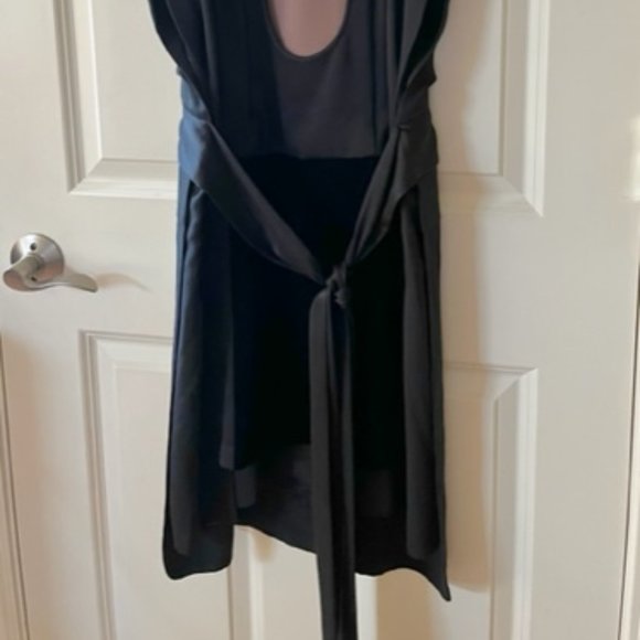 DIANE VON FURSTENBERG: WOMENS FASHION DRESS-SIZE 2 - Picture 3 of 3